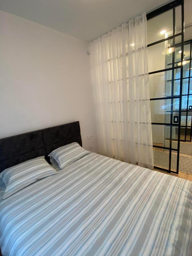 Moder Chic Apartment In Center-Prime Rentals Kaunas Exterior foto
